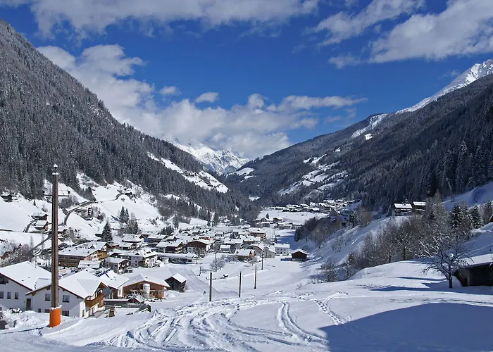 Ad Laca מלון סי