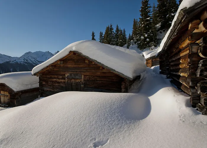 Ad Laca מלון סי