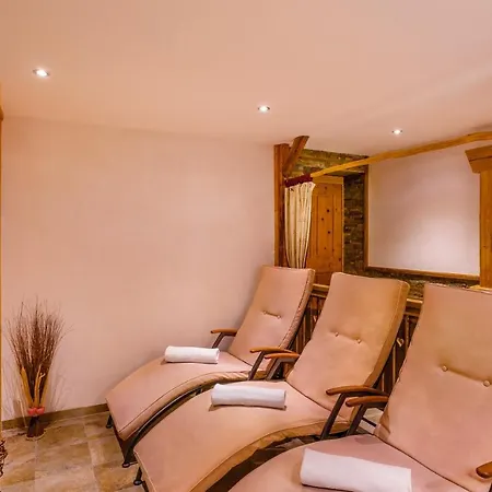 Ad Laca Hotel 3*